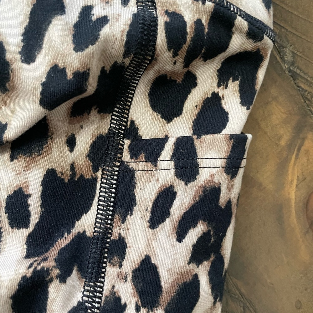 Victoria Secret Animal‎ Print Leggings Size Small - Picture 5 of 6